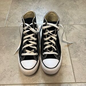 Converse chick Taylor All Star black high tops in excellent condition W7/M5